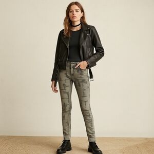 Free People Printed Boyfriend Skinny Jeans – 24 Waist - NWT